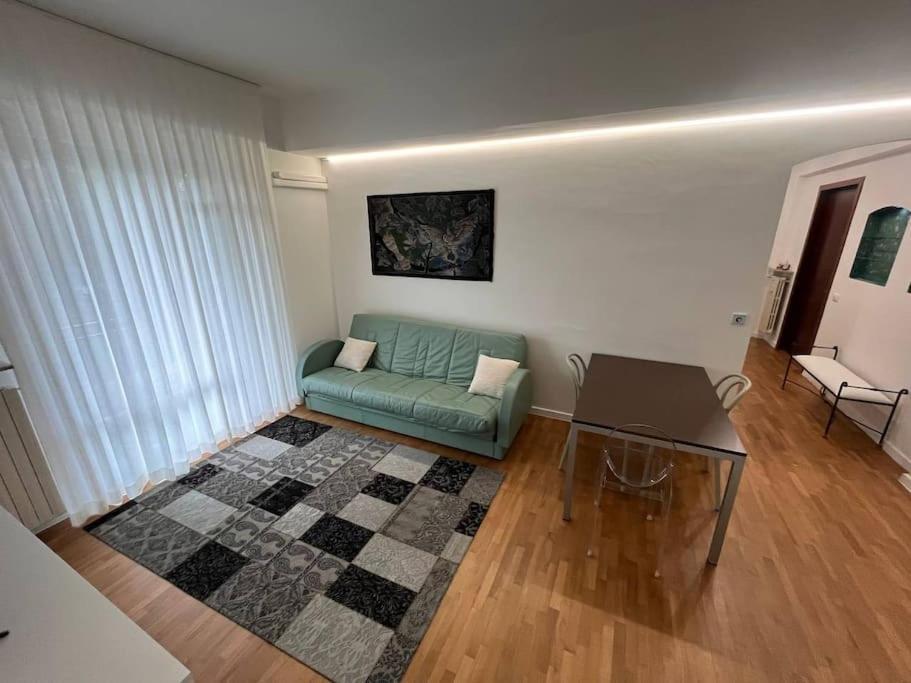 פיאצ'נצה Appartamento Spazioso In Centro מראה חיצוני תמונה